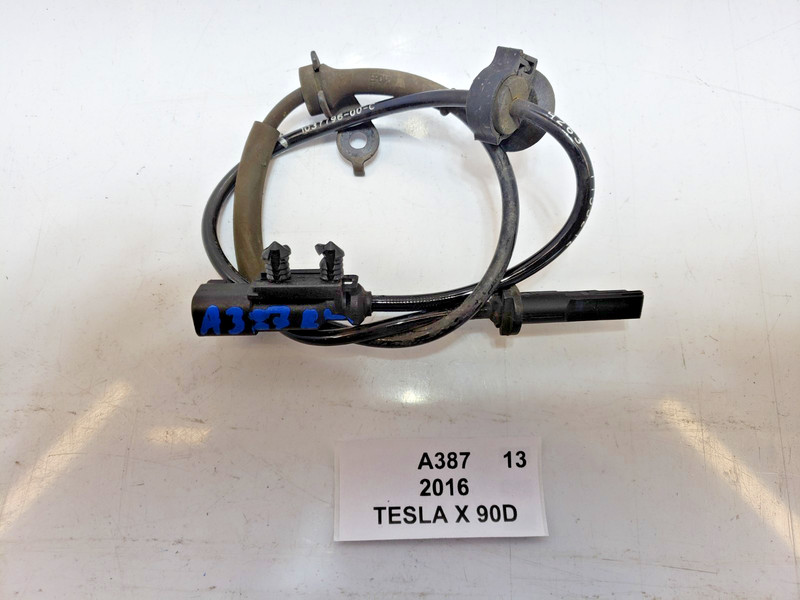 ✅ 2012-2020 OEM Tesla Model S X Rear Left Driver Side Speed ABS Sensor Module