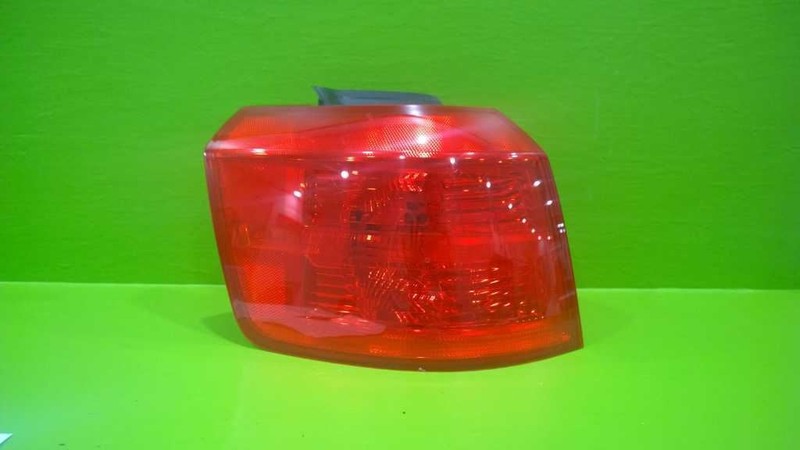 10 11 12 13 14 15 16 17 TERRAIN DRIVER LEFT QUARTER TAILLIGHT LAMP OEM 2439-71