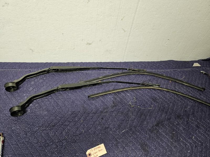2013-2019 FORD ESCAPE LEFTRIGHT WIPER ARM Set