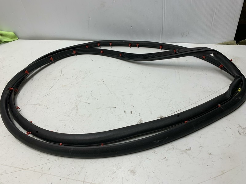 Rear Right Door Weatherstrip 2017 Lincoln Continental GD9B-F25324-AE 2018-2020