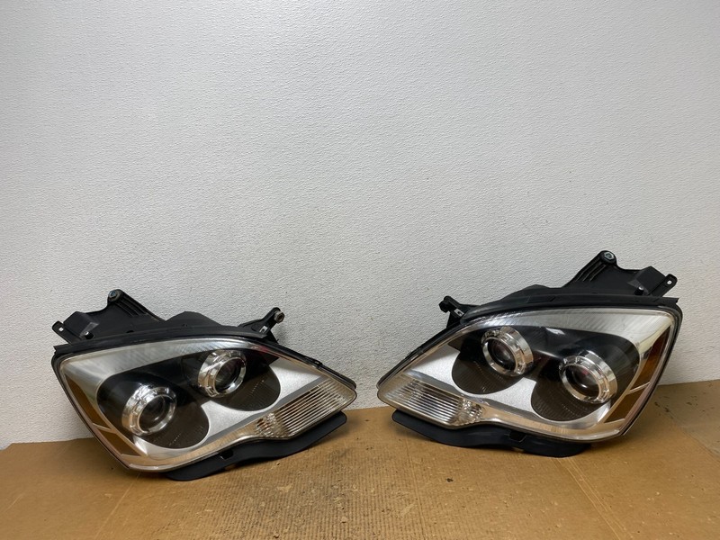 2007 to 2012 Gmc Acadia Halogen Headlights Left+Right Side AE2703 DW