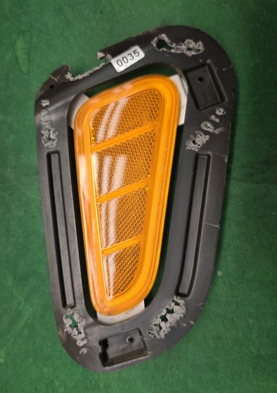 2018 2019 2020 2021 Hyundai Kona Front Bumper Left Driver LH Side Reflector OEM