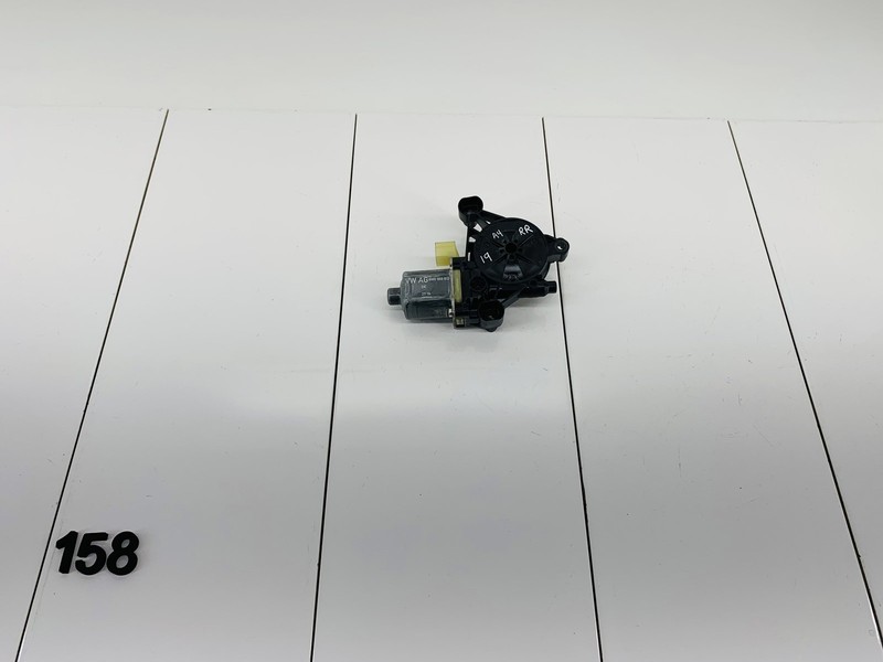 17-20 AUDI A4 B9 REAR RIGHT PASSENGER SIDE DOOR WINDOW REGULATOR MOTOR OEM