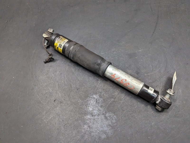 Rear Right Shock Absorber 2017 Cadillac Escalade ESV 23290661 2015 2016 - 2020 X