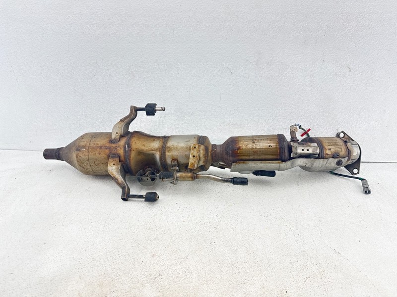 2010-2015 Toyota Prius Exhaust Muffler Coolant Heater Center Pipe oem