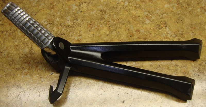 2012 Suzuki GSX-R750 GSXR 750 GSXR750 Left Rear Foot Peg Passenger Pedal Mount