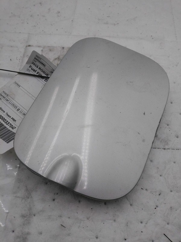 2015 Nissan Rogue Fuel Filler Door Silver Used OEM Part NJ25-22895-577207