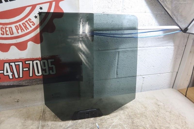 2007-2018 Jeep Wrangler JK OEM Rear Right Passenger Door Window Glass 55395732