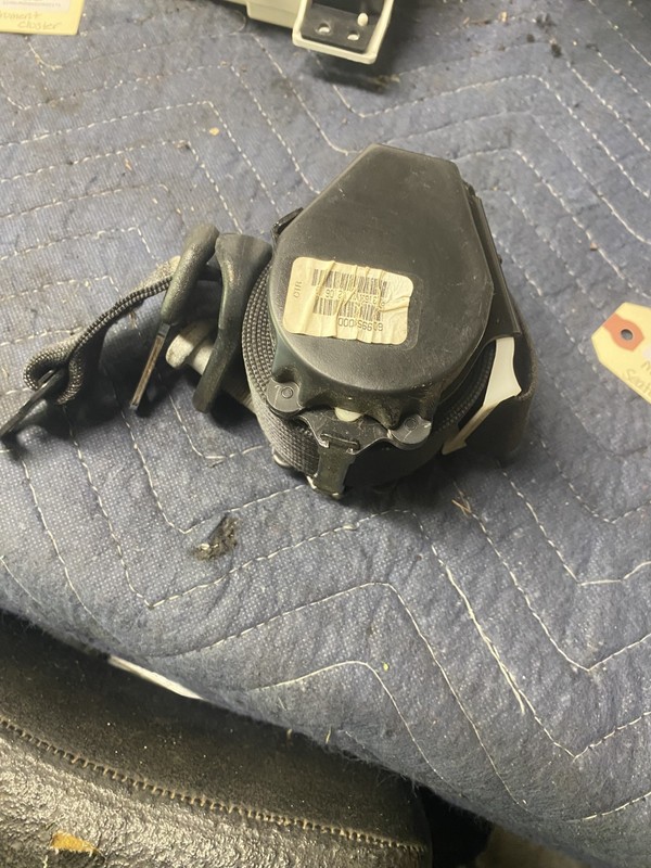 2014 Jeep Patriot Sport 2.4 4x4 Middle Rear Seat Belt OEM