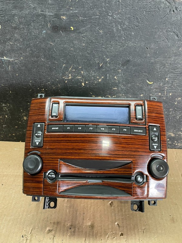 2005 to 2007 Cadillac Escalade Radio CD AM/FM DVD 6 Disc OEM AB3130 DG