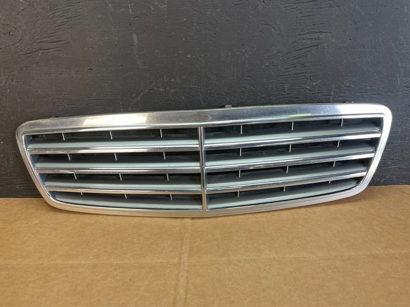 2005-2007 Mercedes W203 C230 C320 C350 Front Upper Grill Grille ae0806 DG