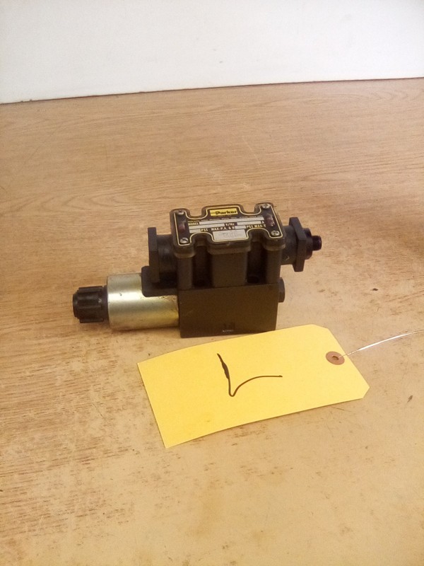 Parker D1VW20BJJCH5675XB027 Hydraulic Valve 24VDC 1.25A