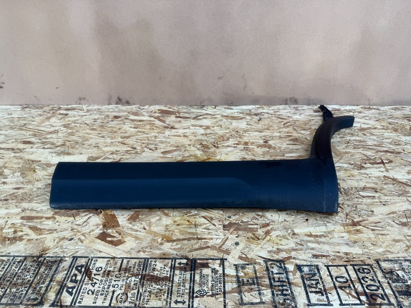 RIVIAN R1S 2022-2026 OEM REAR LEFT DRIVER DOOR LOWER MOLDING COVER TRIM