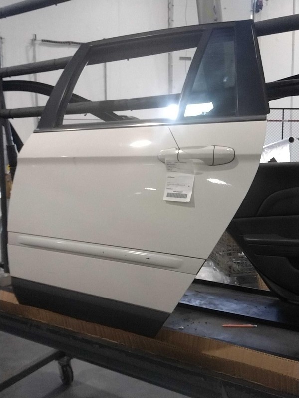 2007 Chrysler Pacifica Left Door White OEM, 63K Miles, Fits 06-08 Models