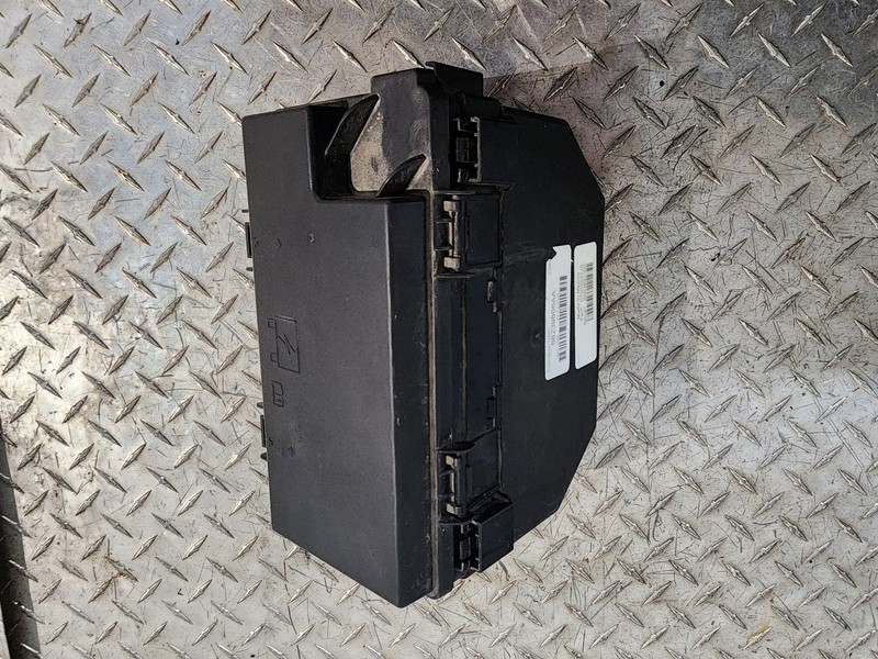 2015-2018 GRAND CARAVAN TOWN AND COUNTRY MULTIFUNCTION FUSE BOX 68239606AA