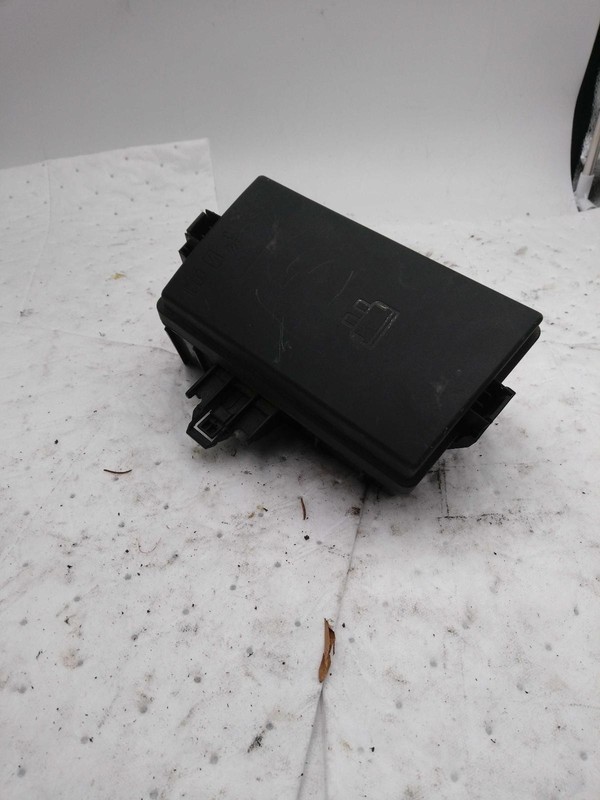 2019 Volkswagen Jetta OEM Fuse Box 5Q0907361F Red 44K miles Genuine Parts