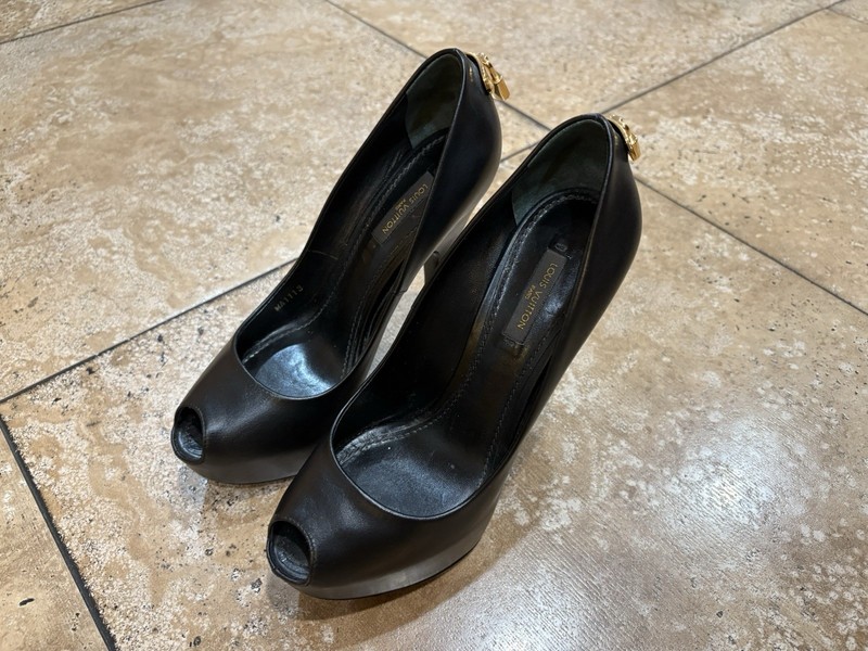 Louis Vuitton heels leather Patent Lock luxury Womens Peep Toe Size 37