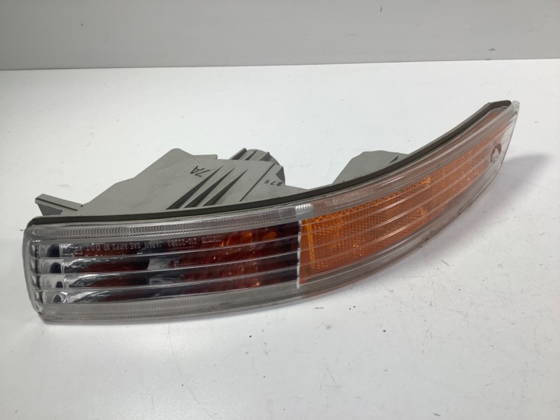 94-97 Acura Integra Right Front Signal Light 33300-ST7-A01 OEM