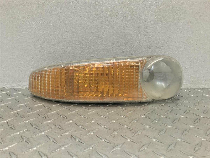 01 02 03 04 05 06 GMC YUKON DENALI DRIVER PARK LAMP-TURN SIGNAL OEM 15150999