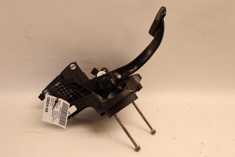 2016-2024 CHEVY MALIBU PARKING BRAKE PEDAL W/ BRACKET OEM