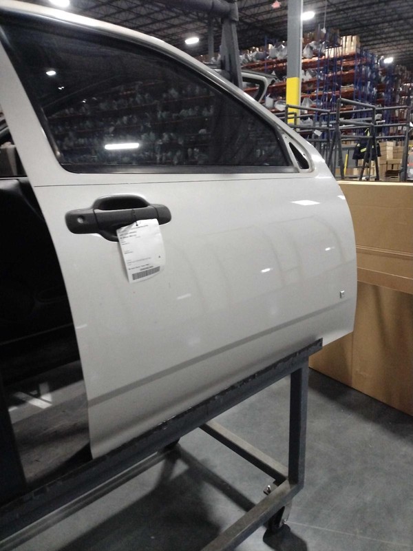 2007 Chevrolet Colorado Right Door Mirror Assembly Silver Good Condition 86000mi