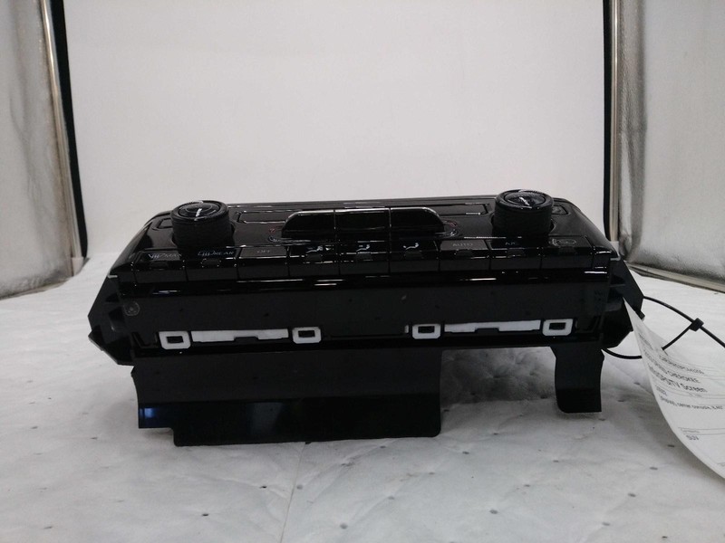 2023 Jeep Grand Cherokee Infotainment Display OEM Grey 14K Miles NJ25-26761