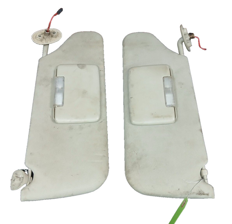 2007 Jeep Grand Cherokee Gray Extendable Sun Visor Set w/ Mirror & Lights