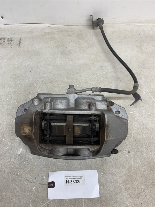 17-22 TESLA MODEL 3 FRONT RIGHT PASSENGER SIDE BRAKE CALIPER ASSEMBLY 33035 S13