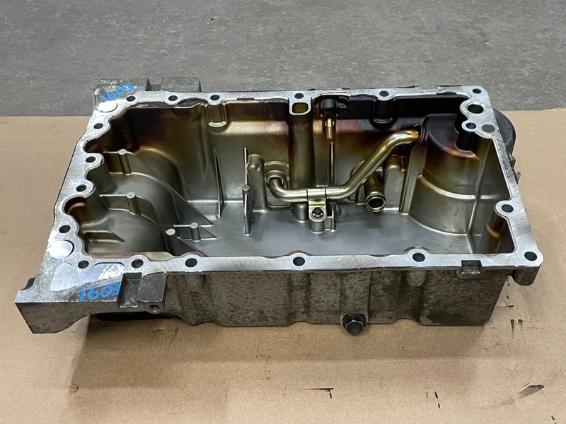 18 19 20 21 22 Volvo XC60 Lower Engine Motor Oil Pan 2.0L 1603 OEM