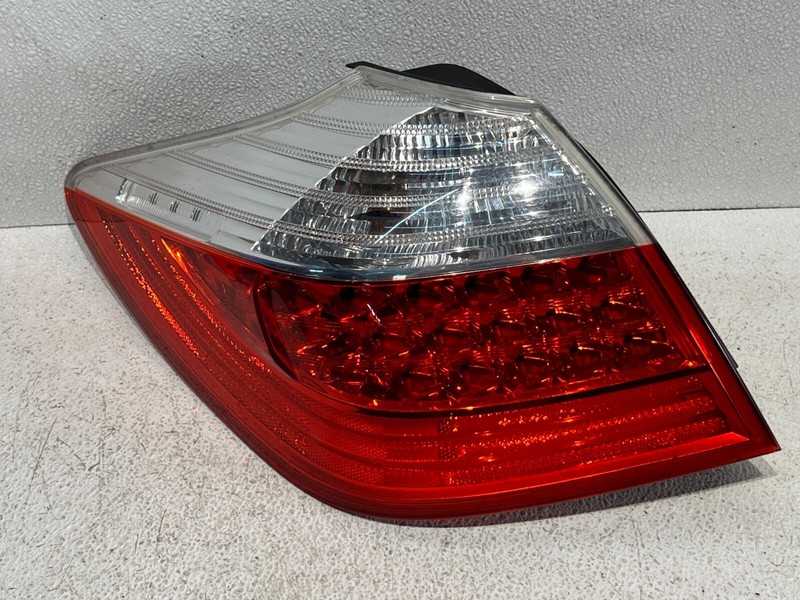 09-14 HYUNDAI GENESIS Tail Light Assy Quarter Panel Mounted Left Side OEM