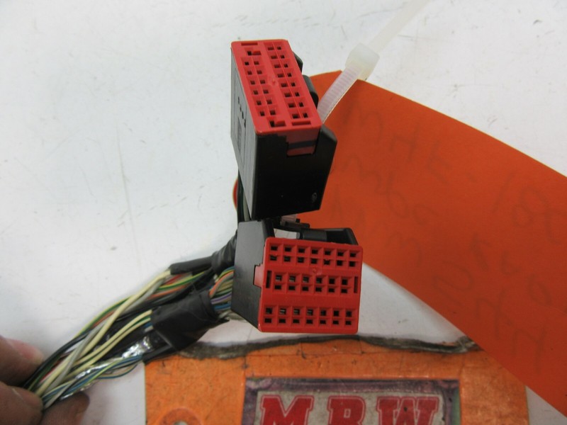 WIRE PLUG CONNECTOR CLIP LINCOLN LS FM RADIO CASSETTE PLAYER CD XW4F-18C870-AJ