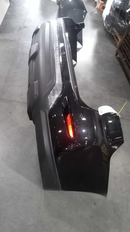 2020 Nissan Pathfinder Black Rear Bumper Assembly OEM 850109PF0A 84000 Mi