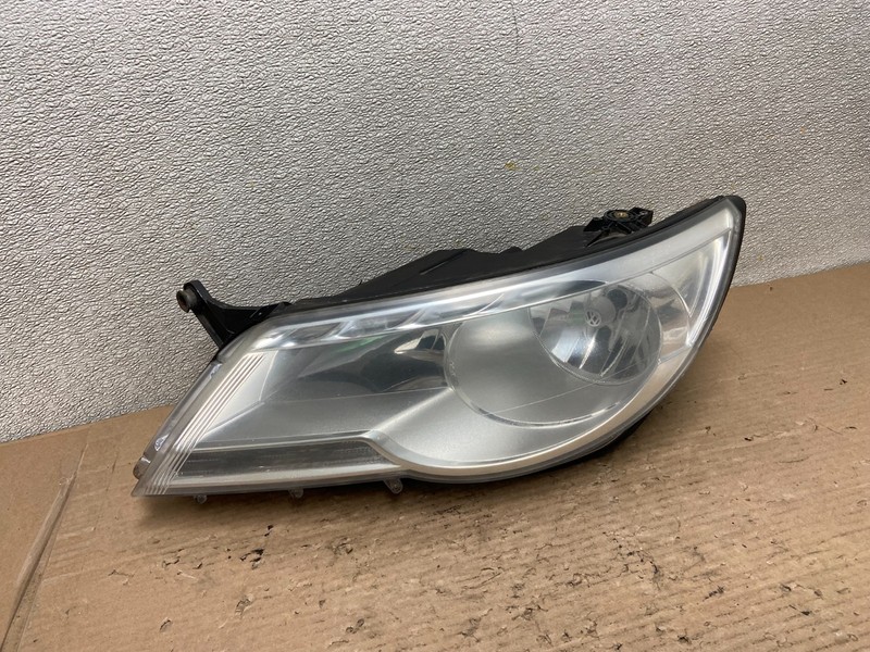 2009 to 2011 Volkswagen Tiguan Left Driver LH Halogen Headlight Oem AA9506 DW