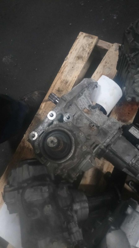 2018 Cadillac XT5 Transfer Case Assembly OEM 84425921 52K Miles 4WD