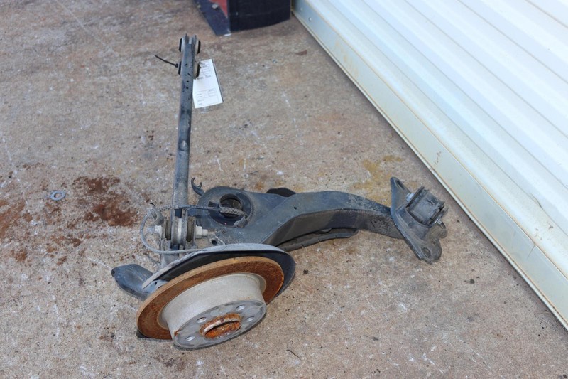 2014-2017 MINI COOPER HATCH REAR LEFT SIDE SPINDLE KNUCKLE HUB W/ ARMS OEM