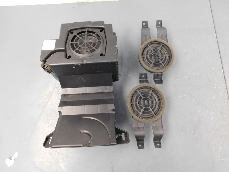 2012 08 09 10 11 Audi R8 GT V10 Bang & Olufsen Speakers / Subwoofer #00228 I3