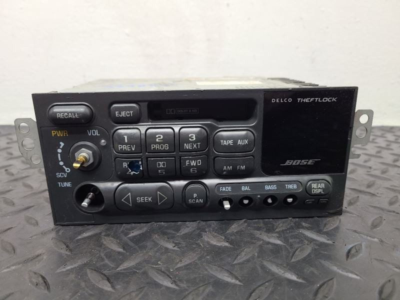 98-02 Chevrolet S10 Blazer AM/FM Cassette Player Strero OEM 15071243
