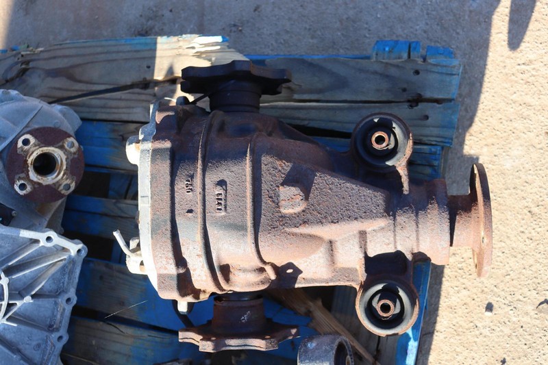 2011-2013 INFINITI QX56 5.6L 4WD REAR AXLE DIFFERENTIAL DIFF 2.937 RATIO OEM