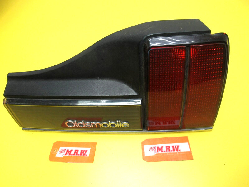 TAILLIGHT TAIL LIGHT LAMP BRAKE PASSENGER SIDE REAR BACK 85 86 87 88 OLDS CALAIS