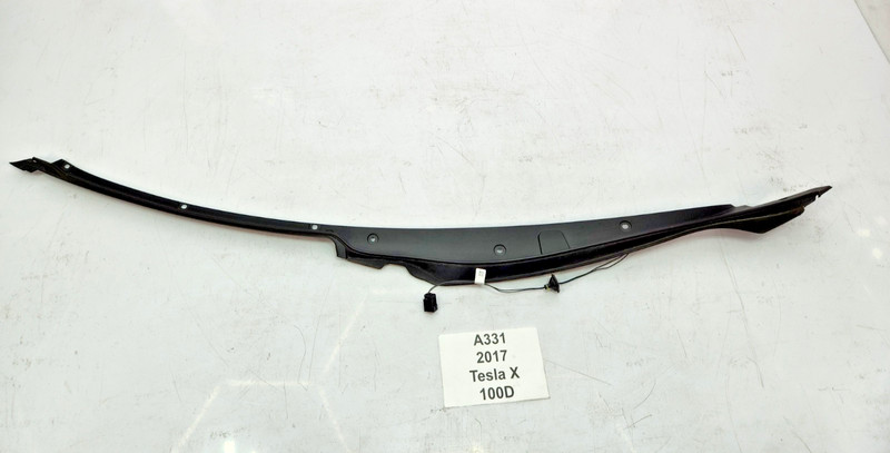 ✅ 16-20 OEM Tesla Model X Rear Right Side Door Lower Anti Pinch Sensor Trim