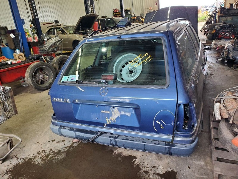 Trunk/Hatch/Tailgate 124 Type 300TE Station Wgn Fits 90-93 MERCEDES 300E 302572