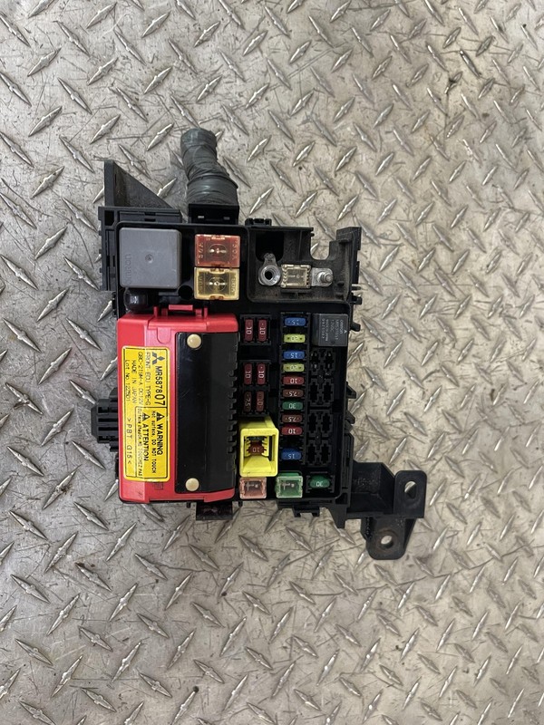 01-12 Mitsuibishi Eclipse 3.8 Engine Fuse Box Assembly Oem Tested *
