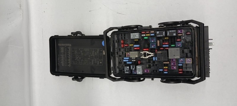 20-'24 CADILLAC XT4 Engine Fuse Box 36k miles OEM 1 Year Warranty!
