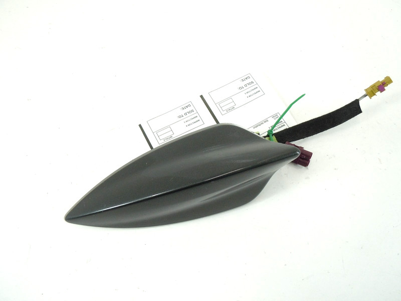 2017 17 Cadillac XTS Shark Fin Roof Mounted Antenna OEM
