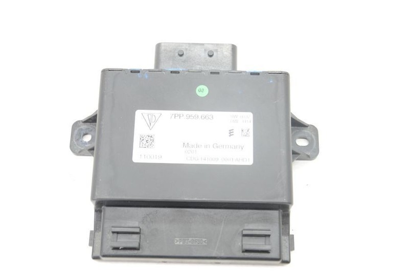 10-16 PANAMERA Turbo AWD Voltage Converter Module 7PP959663