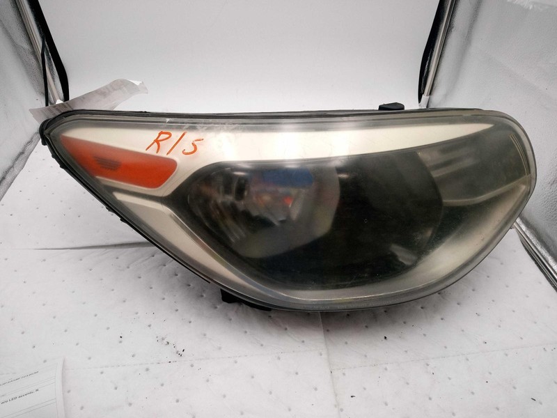 2015 KIA SOUL Right Headlight Assembly Grey OEM 509367 120K Miles