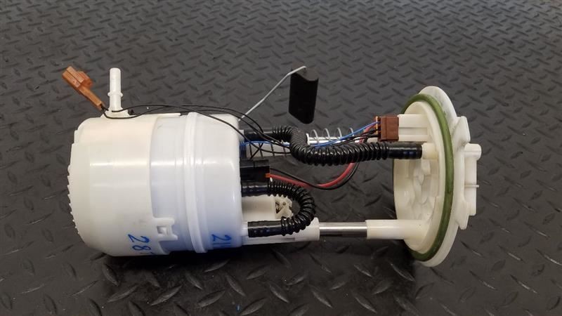 08-15 Nissan Rogue 2.5L AWD Fuel Gas Pump Assembly QR25DE OEM 17040-JM10A