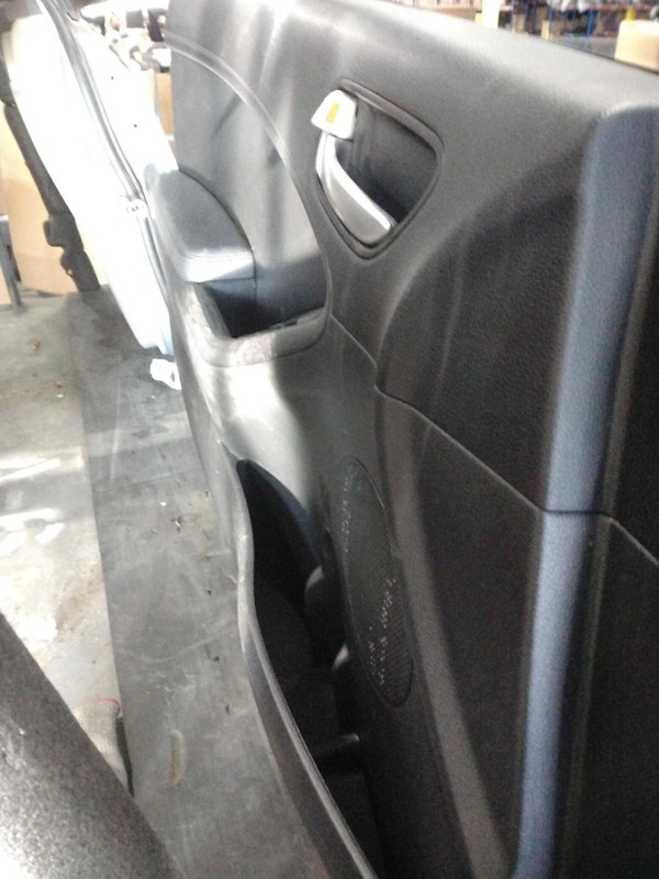 2017 KIA FORTE Left Front Door Silver Used 629355 1 Ding 103K Miles