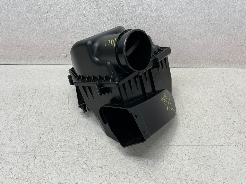 17 18 19 BMW G30 540i Air Intake Cleaner Filter Box Duct 3.0L 1401 OEM