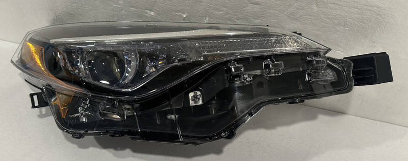 2017-2019 TOYOTA COROLLA HEADLIGHT RH